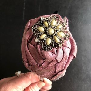 💕Black headband with purple/gray Material with a vintage brooch